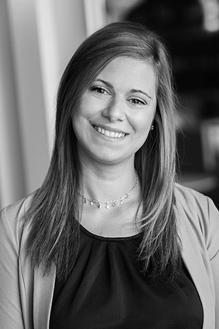 Léa Perna | Adjointe administrative